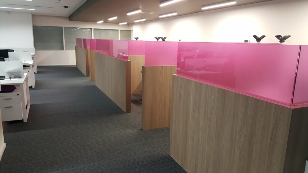 Mobiliario corporativo fabricado por Proyectos Madera Viva